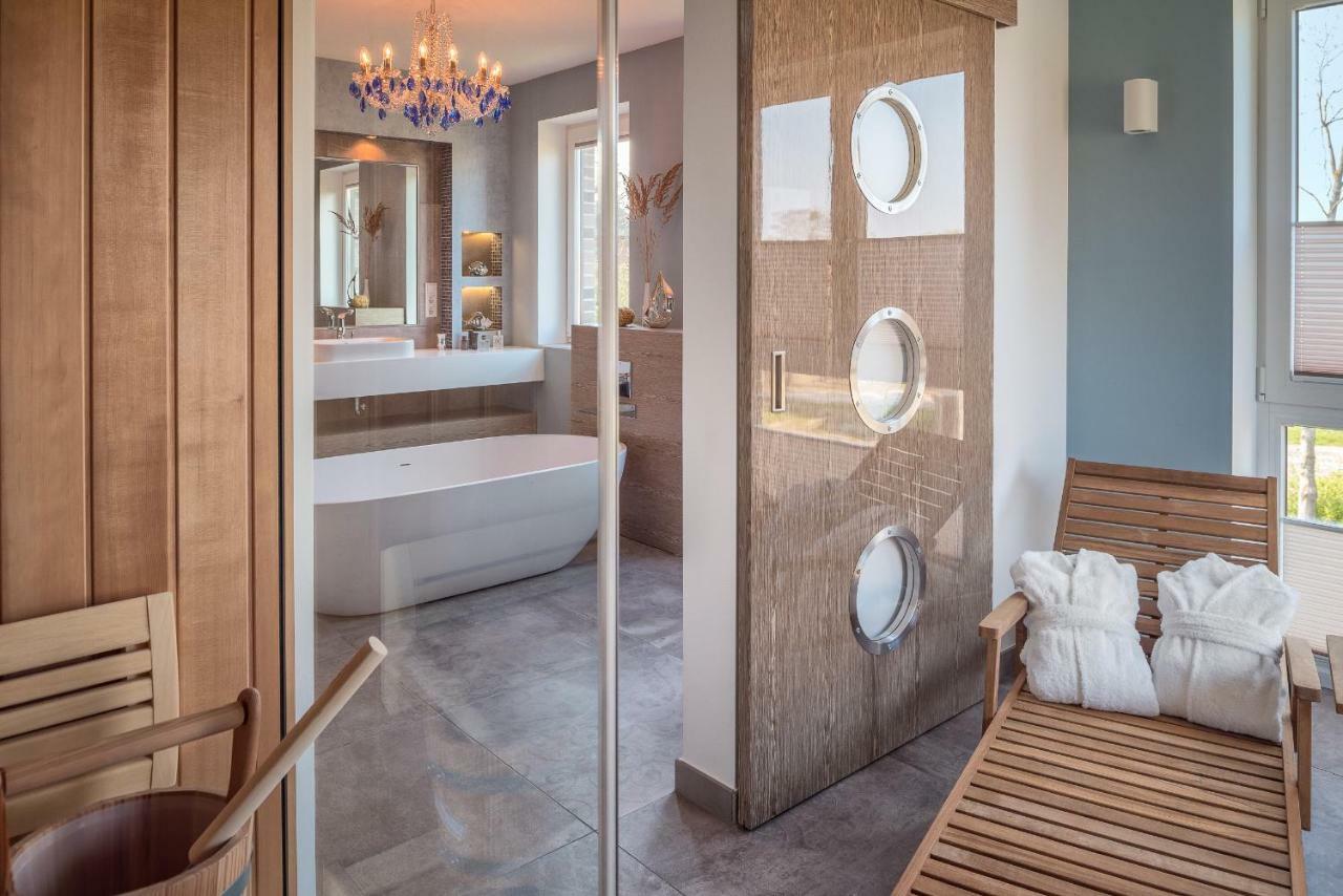 Villa Lotsenhaeuser Ruegen - Luxus Ferienhaus - 3 Schlafzimmer - Sauna - Dachterrasse Mit Boddenblick Breege Bagian luar foto