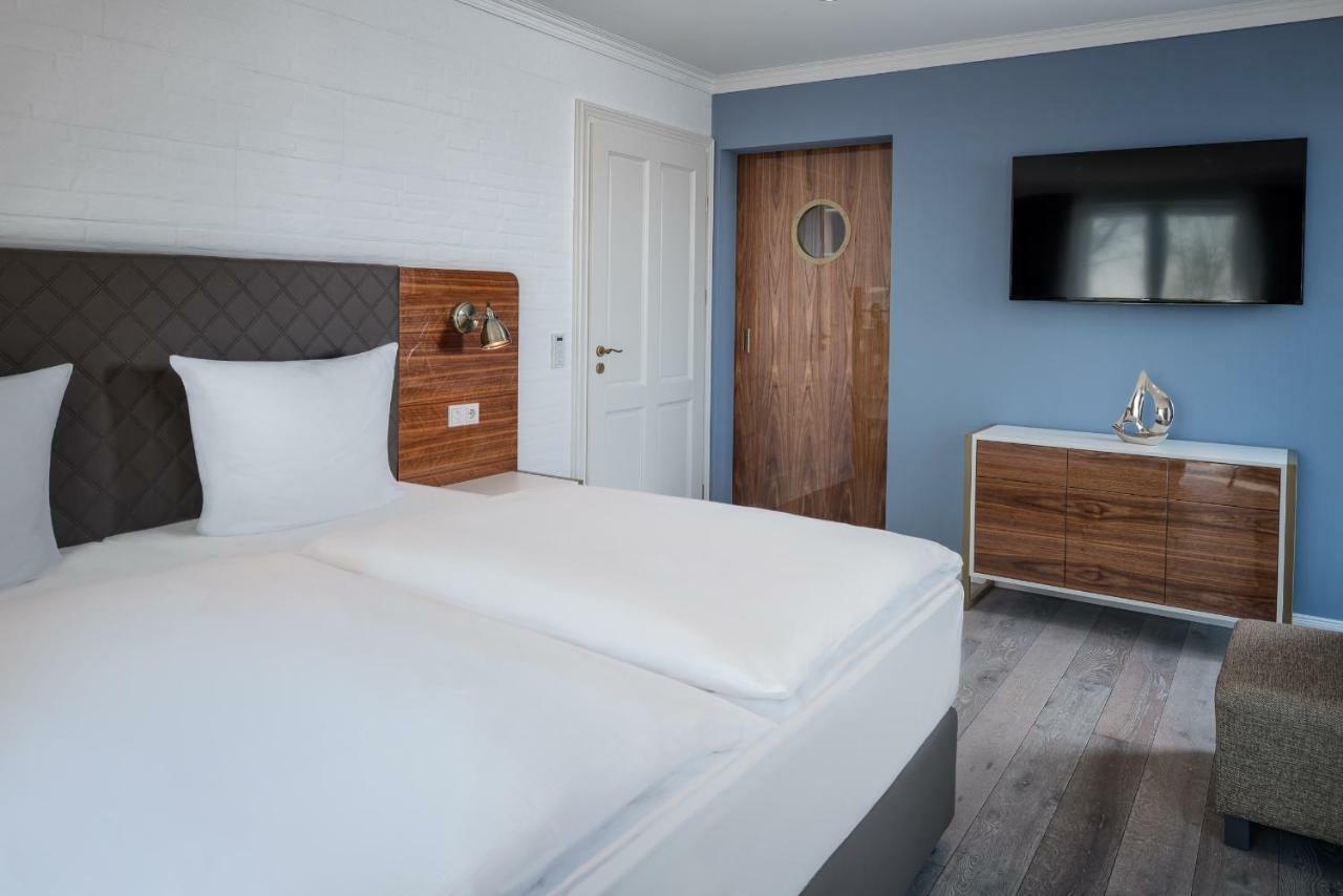 Villa Lotsenhaeuser Ruegen - Luxus Ferienhaus - 3 Schlafzimmer - Sauna - Dachterrasse Mit Boddenblick Breege Bagian luar foto