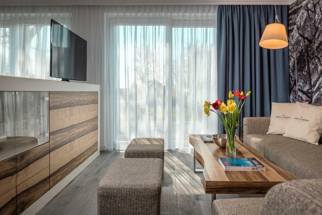 Villa Lotsenhaeuser Ruegen - Luxus Ferienhaus - 3 Schlafzimmer - Sauna - Dachterrasse Mit Boddenblick Breege Bagian luar foto
