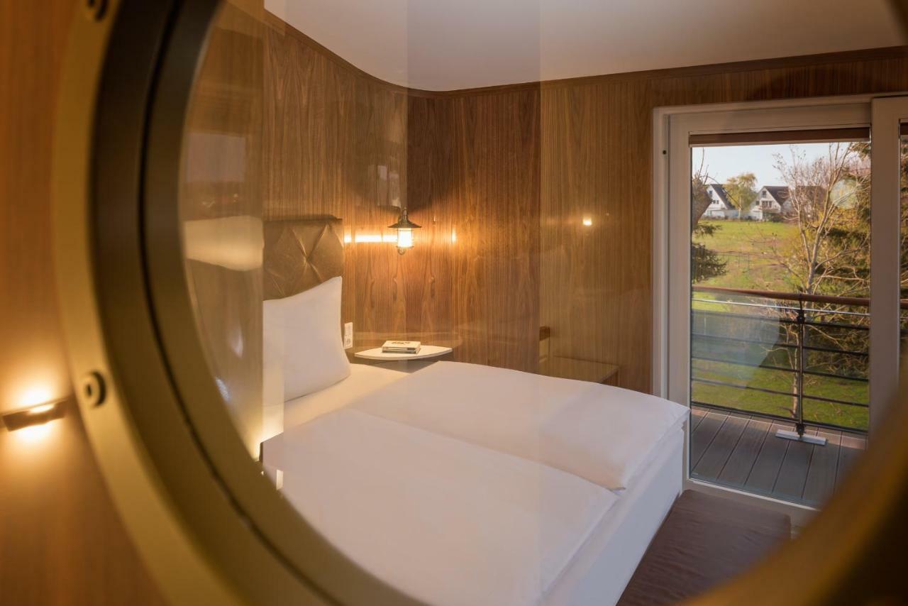 Villa Lotsenhaeuser Ruegen - Luxus Ferienhaus - 3 Schlafzimmer - Sauna - Dachterrasse Mit Boddenblick Breege Bagian luar foto